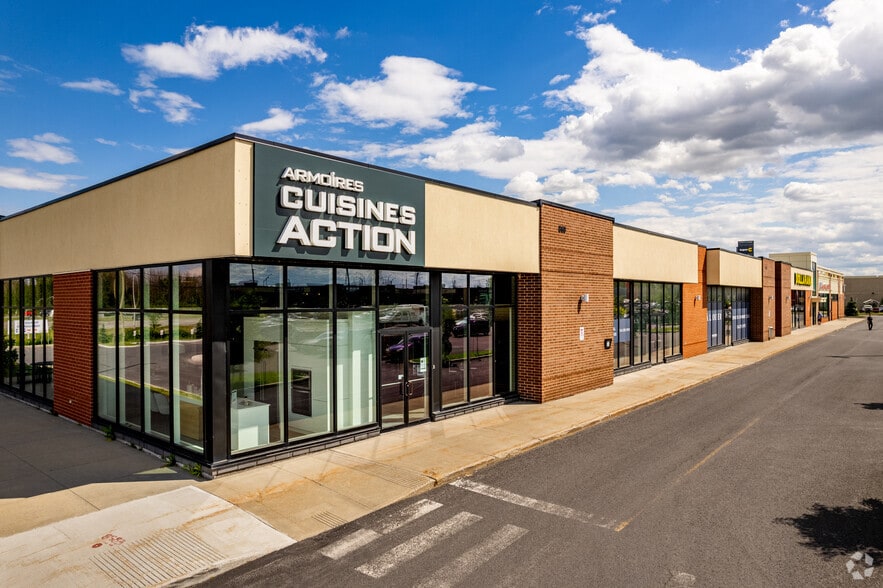 1010 Boul Des Pres-Verts, La Prairie, QC à louer - Photo du bâtiment - Image 2 de 5