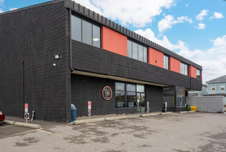 Plus de détails pour 116 Pinnacle St, Belleville, ON - Vente au détail à vendre