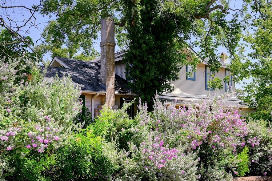 23351 Ranch to Market 150 rd, Driftwood, TX à vendre - Photo du bâtiment - Image 3 de 55