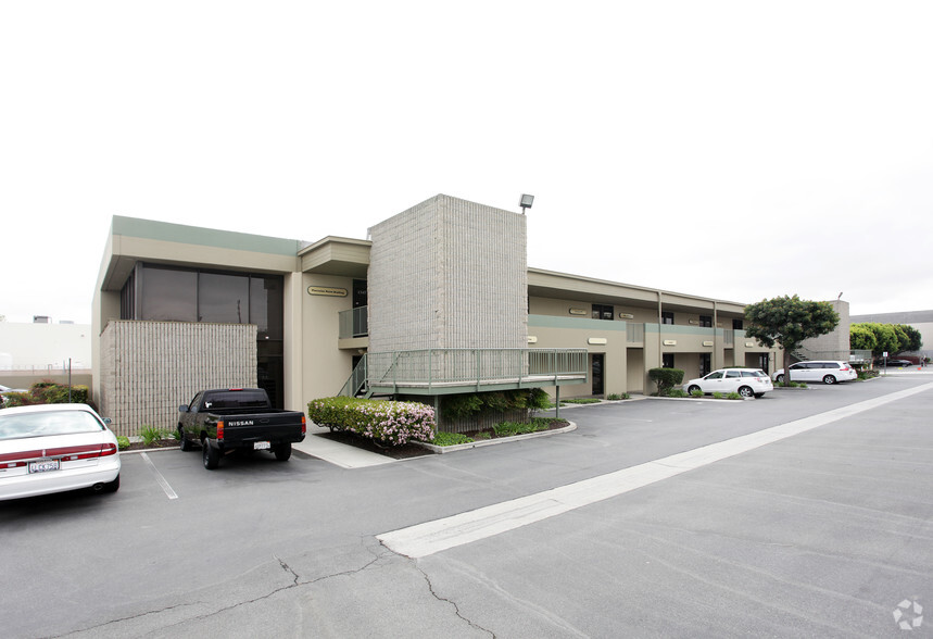 14606-14636 Carmenita Rd, Norwalk, CA for lease - Building Photo - Image 3 of 6