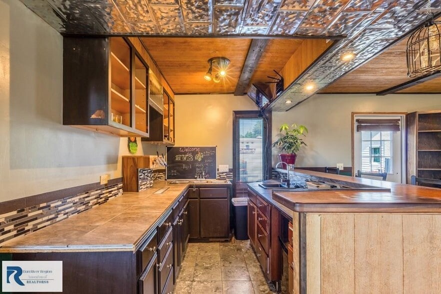 4220 Mountain Valley Rd, Axton, VA à vendre - Photo du bâtiment - Image 3 de 15
