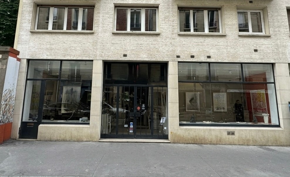 27 Rue Guersant, Paris, PAR 75017 - - - Interior Photo - Image 1 of 4
