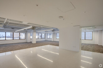 200 SE 1st St, Miami, FL for lease Interior Photo- Image 1 of 4