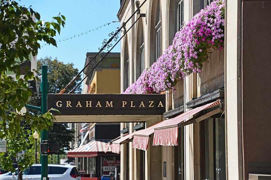 205 N College Ave, Bloomington, IN à louer - Photo du bâtiment - Image 3 de 10