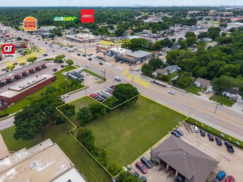 212 N 1st St, Garland, TX for sale - Primary Photo - Image 1 of 16