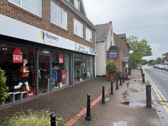 1 Prospect Court, The Broadway, Farnham Common for lease - Building Photo - Image 2 of 2