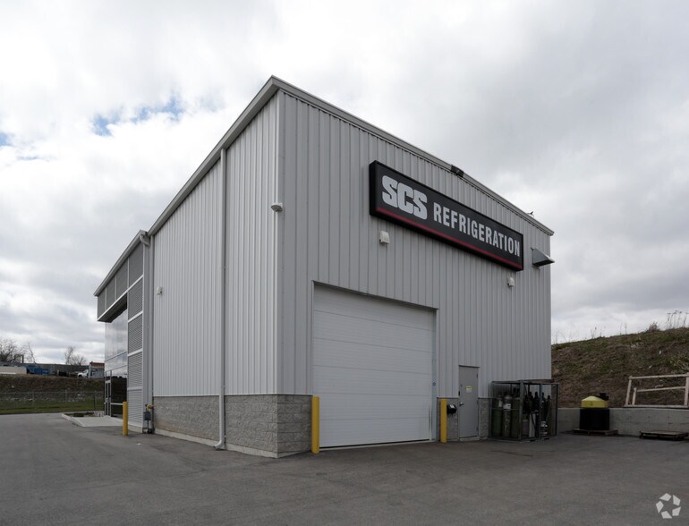 6 Sereda Rd, Kitchener, ON à louer - Photo du bâtiment - Image 2 de 2
