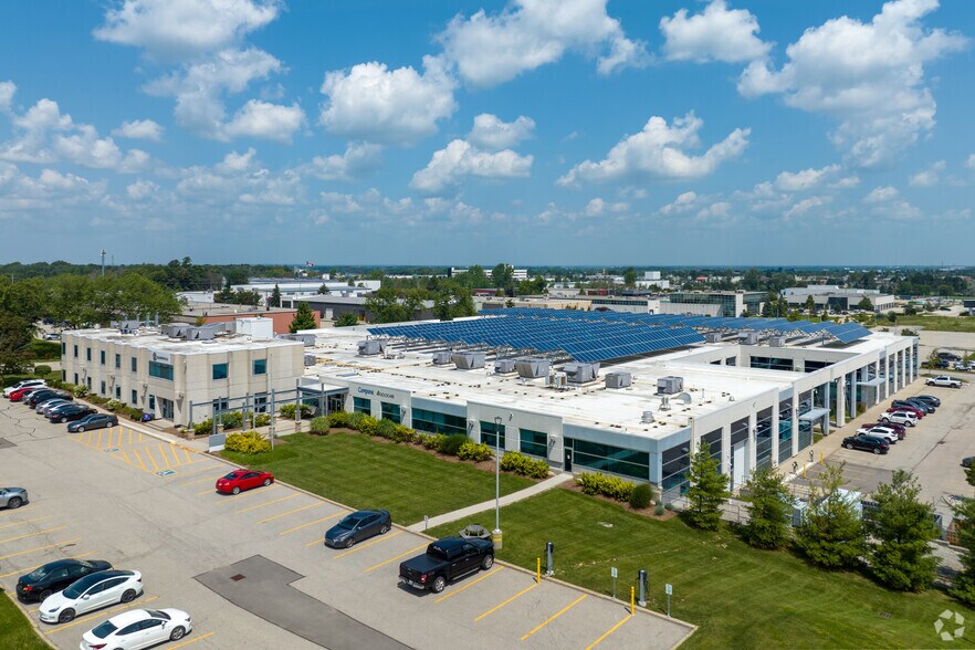 600 Weber St N, Waterloo, ON à louer - Photo du bâtiment - Image 3 de 35