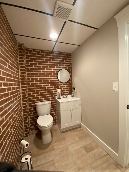1173 N Main St, Vidor, TX à louer - Photo du bâtiment - Image 2 de 38
