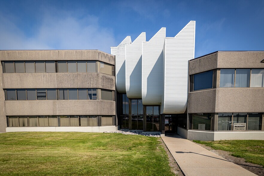 370 Torbay Rd, St. John's, NL à louer - Photo du bâtiment - Image 2 de 5