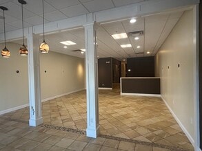 438 US Route 1, Yarmouth, ME for lease Interior Photo- Image 2 of 4