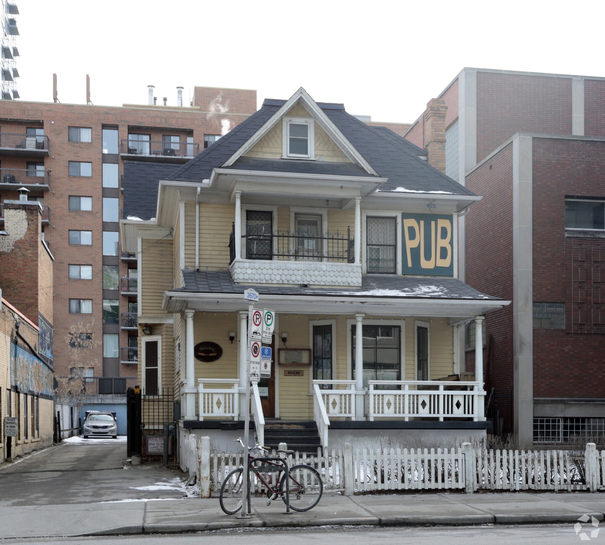 213 12th Ave SW, Calgary, AB for sale Primary Photo- Image 1 of 1