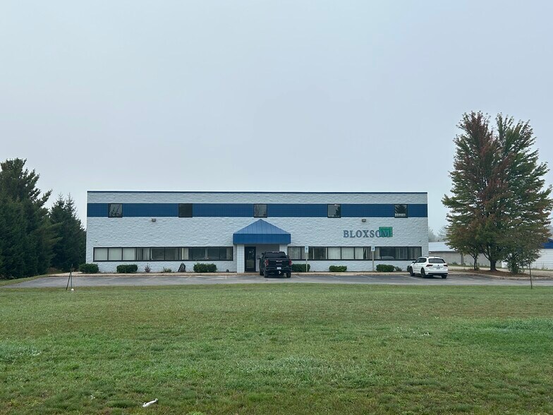 3733 Blair Townhall Rd, Traverse City, MI for sale - Primary Photo - Image 1 of 20