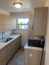 1229-1231 N Grand Ave, Phoenix, AZ for lease Interior Photo- Image 1 of 12