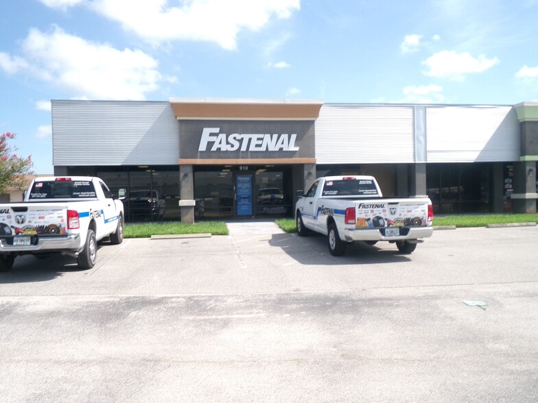 904-910 Magnolia Ave, Auburndale, FL for lease - Building Photo - Image 1 of 11