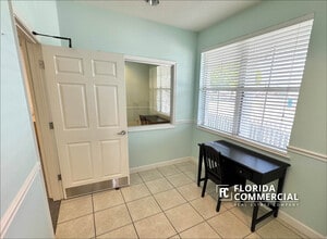 208 SE Park St, Okeechobee, FL for lease Interior Photo- Image 2 of 22