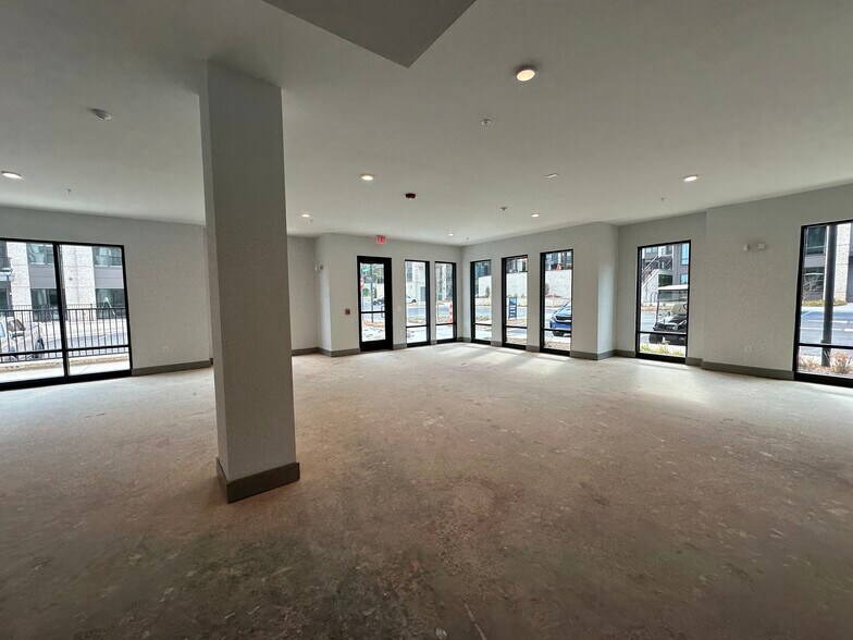 2702 Pelham Rd, Greenville, SC à louer - Photo du bâtiment - Image 2 de 15