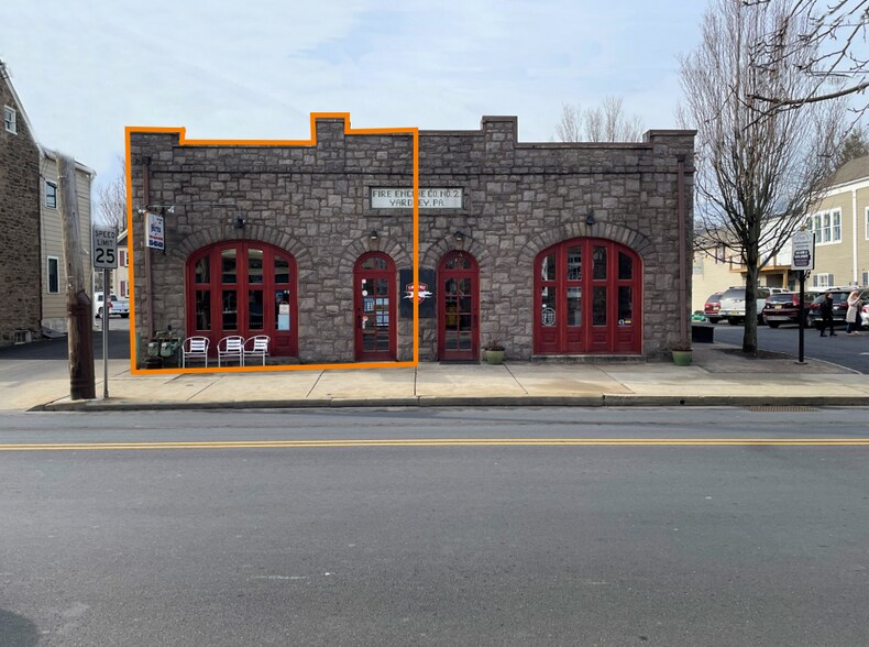 15 S Main St, Yardley, PA à louer - Photo du bâtiment - Image 2 de 12