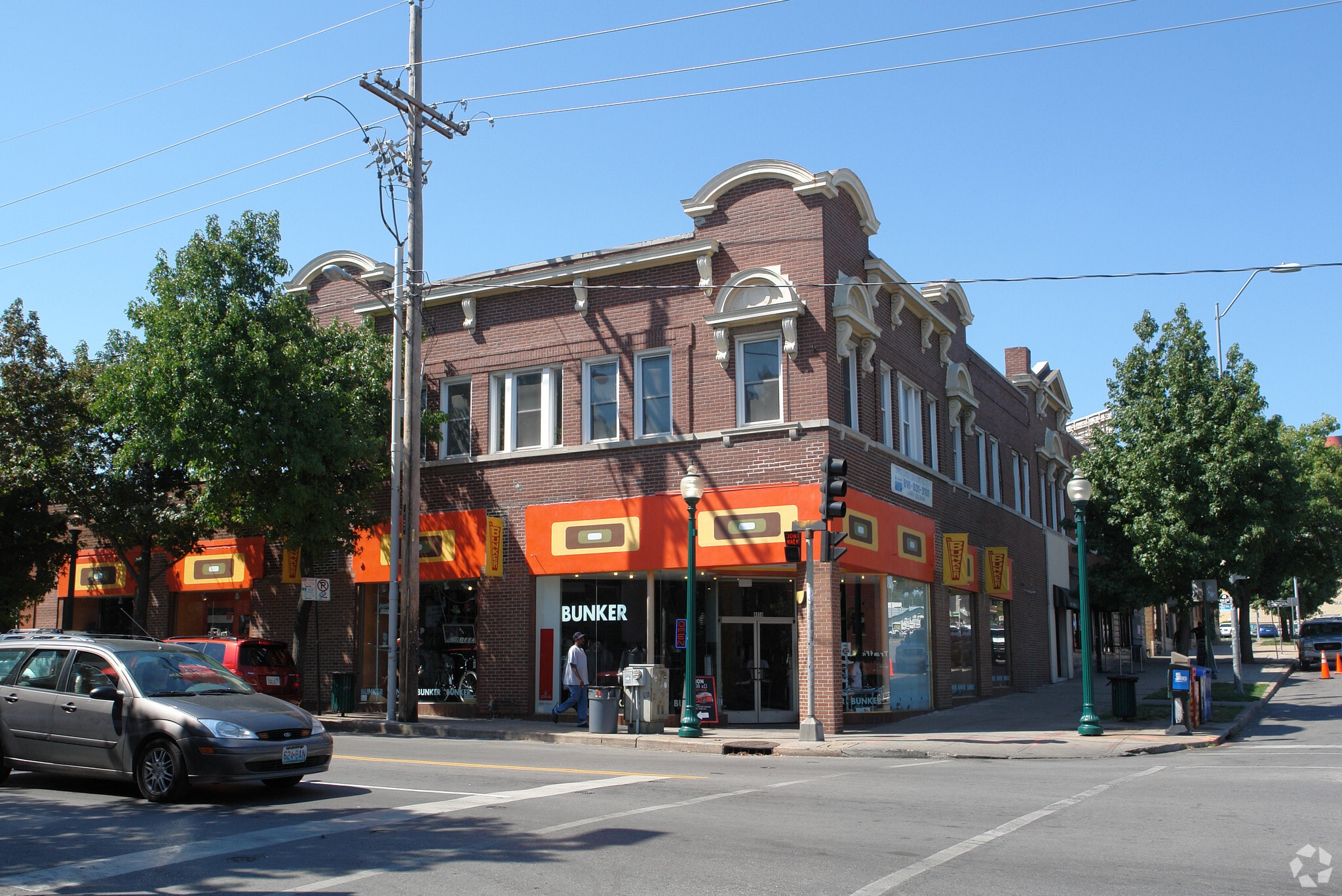 4048-4056 Broadway Blvd, Kansas City, MO à louer Photo du bâtiment- Image 1 de 11