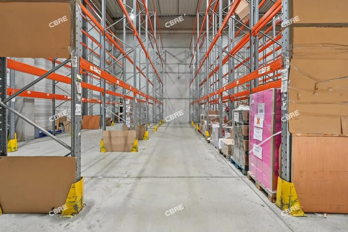 Industrial in Stains for lease Building Photo- Image 1 of 12