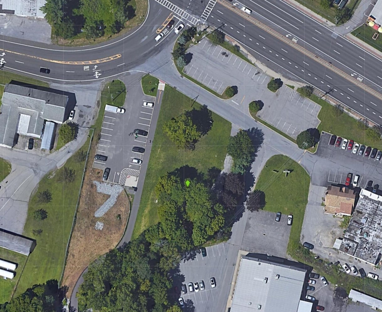 8 Patrick Ln, Poughkeepsie, NY for lease Primary Photo- Image 1 of 2