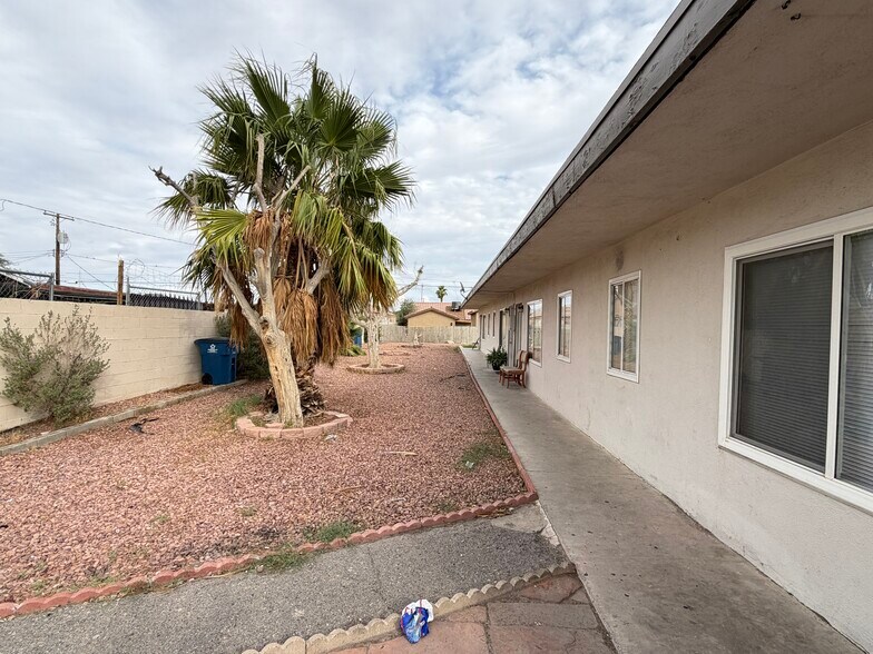 2252 Ellis St, North Las Vegas, NV à vendre - Photo du bâtiment - Image 3 de 14