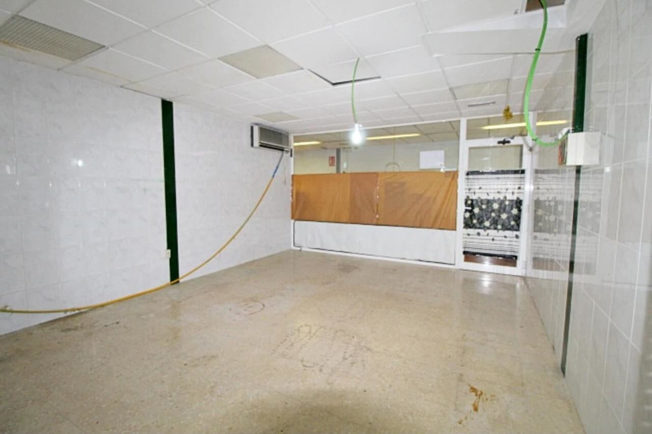 Polinyà, BAR 08213 - - - Interior Photo - Image 1 of 4