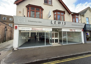 131 High St, Staines à louer Photo du bâtiment- Image 1 de 1