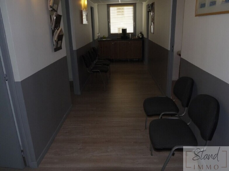 Office in Aix-en-Provence for lease - Interior Photo - Image 3 of 4
