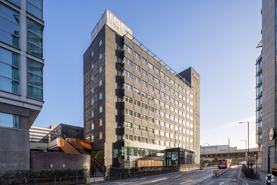 1 Butterwick, Londres à vendre - Photo du bâtiment - Image 3 de 48