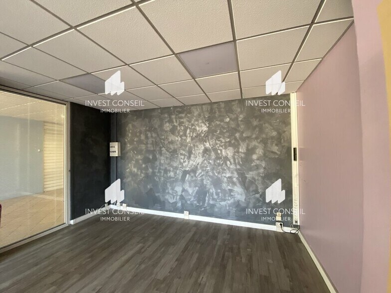 2 Rue Du Val D'Or, Cormeilles-en-Parisis for lease - Interior Photo - Image 3 of 4