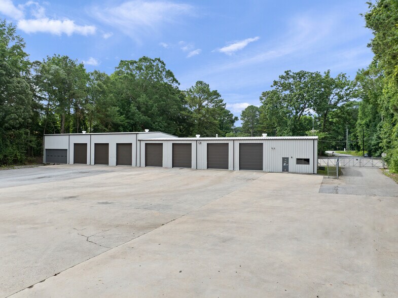 900 Highway 54 E, Fayetteville, GA à vendre - Photo du bâtiment - Image 2 de 11