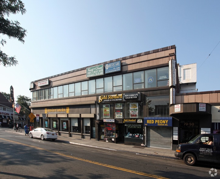 7050 Austin St, Forest Hills, NY à louer - Photo du bâtiment - Image 1 de 3