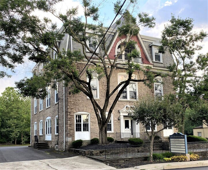451 S Bethlehem Pike, Fort Washington, PA à louer - Photo du bâtiment - Image 2 de 7