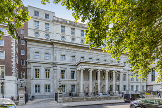 Plus de détails pour 35-43 Lincoln's Inn Fld, London - Bureau à louer