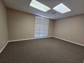 2005 Birdcreek Dr, Temple, TX for lease Interior Photo- Image 2 of 3