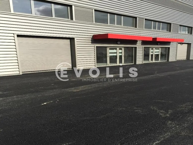 Flex in Villeneuve-la-Garenne for lease - Building Photo - Image 1 of 12