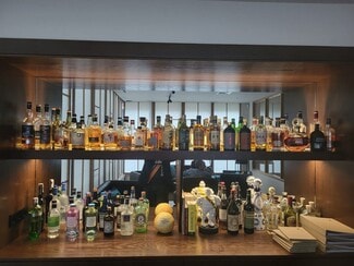 Plus de détails pour Commerce de détail à louer