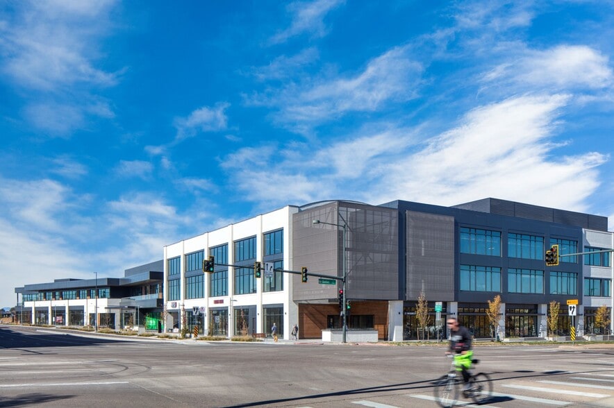 7111 E. Lowry Blvd, Denver, CO à louer - Photo du bâtiment - Image 3 de 11