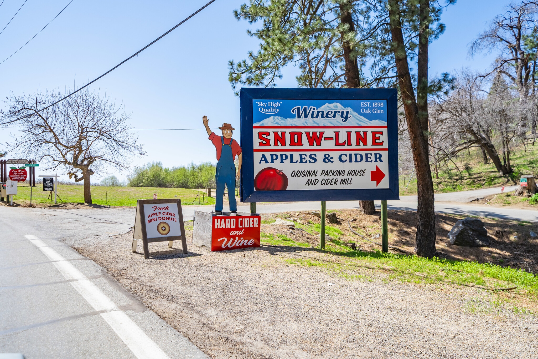 Oak Glen Portfolio portfolio of 4 properties for sale on LoopNet.ca Primary Photo- Image 1 of 4