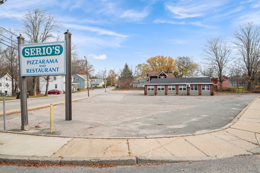 405 Church St, Pascoag, RI for sale - Primary Photo - Image 1 of 44