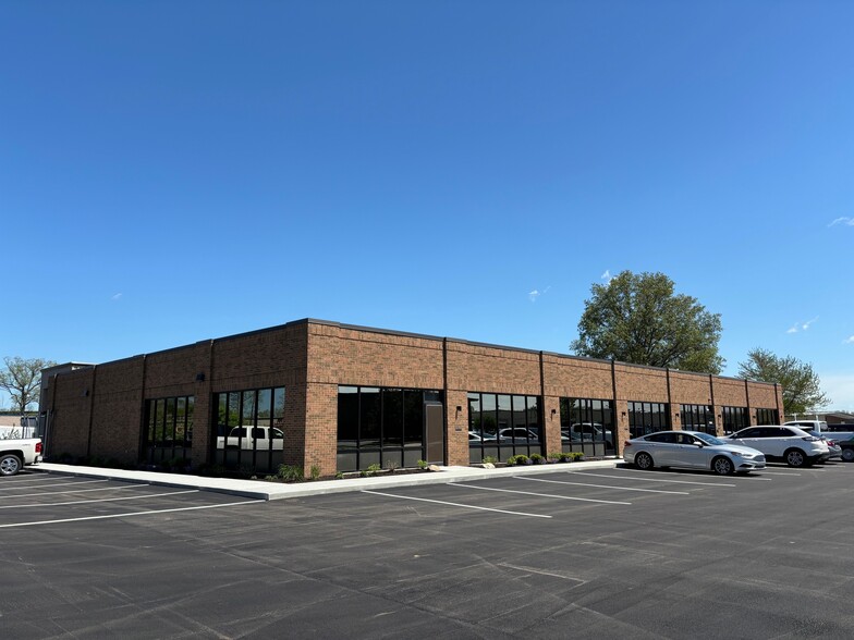 2914 Independence Dr, Fort Wayne, IN for lease - Building Photo - Image 1 of 11