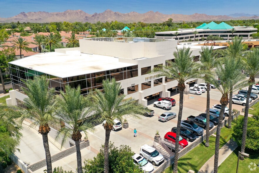 7702 E Doubletree Ranch Rd, Scottsdale, AZ à louer - Photo du bâtiment - Image 1 de 14