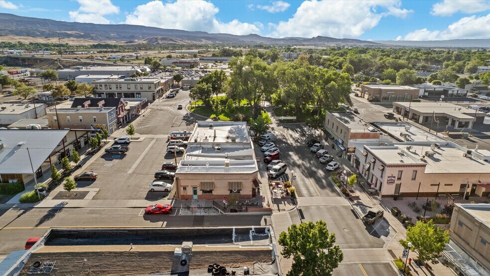 136 E Aspen Ave, Fruita, CO à vendre - Photo du bâtiment - Image 3 de 19