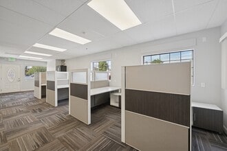 16605 Devonshire St, Granada Hills, CA à louer Photo intérieure- Image 2 de 9