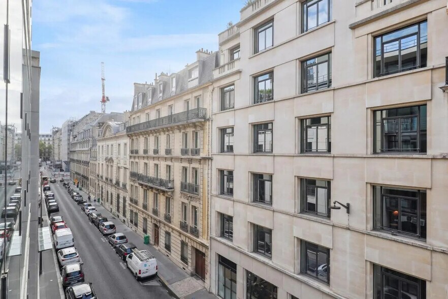 5 Rue De La Baume, Paris à louer - Photo du bâtiment - Image 2 de 15