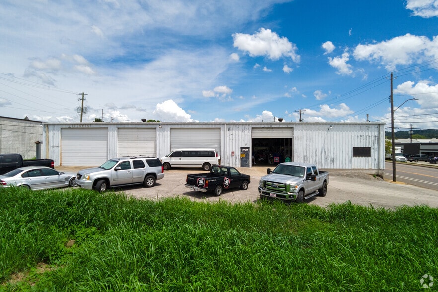 3728-3732 Airport Hwy Birmingham, AL portfolio of 2 properties for sale on LoopNet.ca - Building Photo - Image 2 of 10
