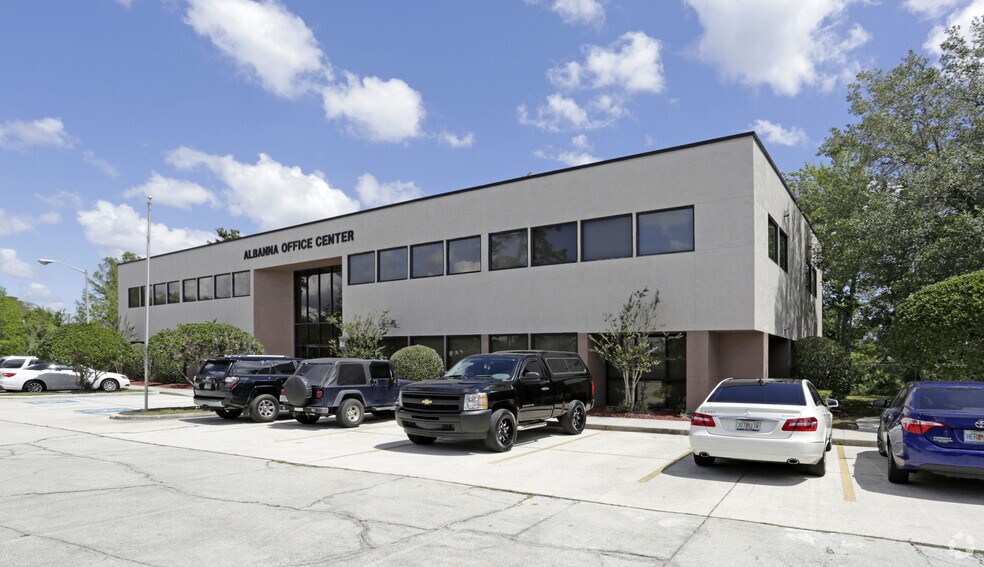 6015 Chester Cir, Jacksonville, FL à louer - Photo principale - Image 3 de 5