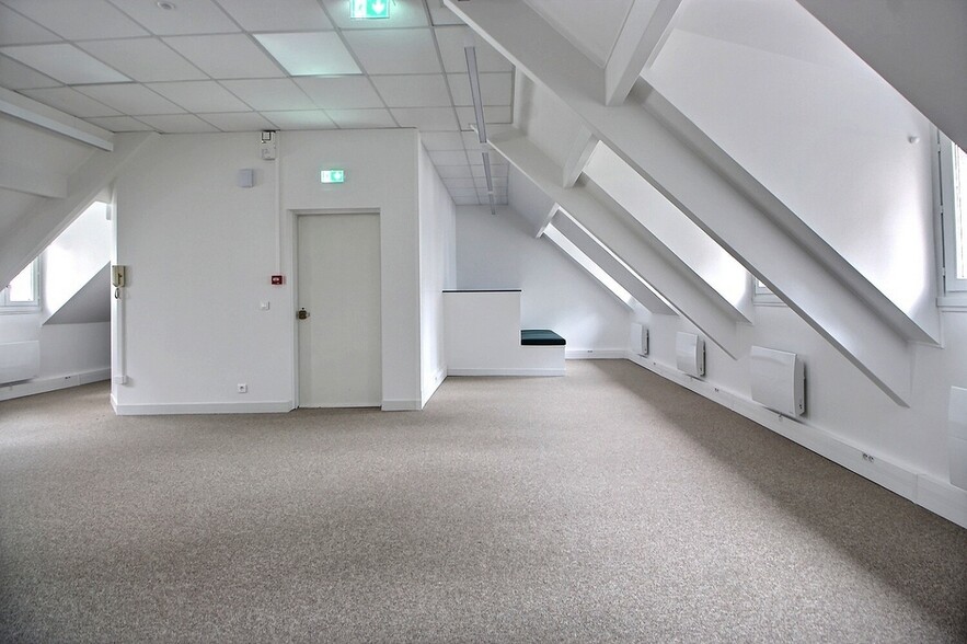 5 Rue De Hanovre, Paris for lease - Building Photo - Image 3 of 7