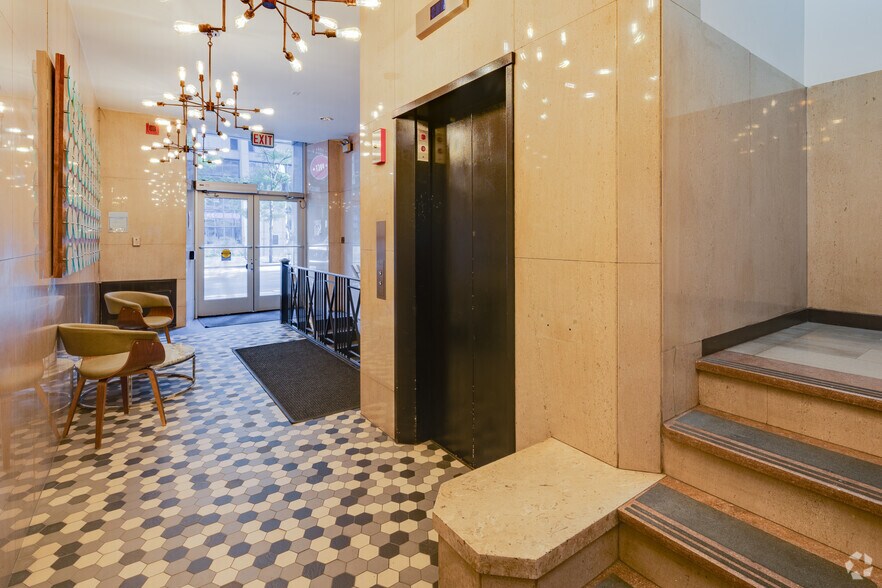 73 W Monroe St, Chicago, IL à louer - Hall d’entrée - Image 3 de 3